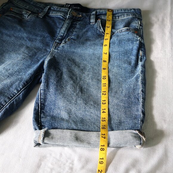 Gap Denim Shorts - 9" Bermuda Short - Medium Wash - Size 6/28 - Picture 6 of 11